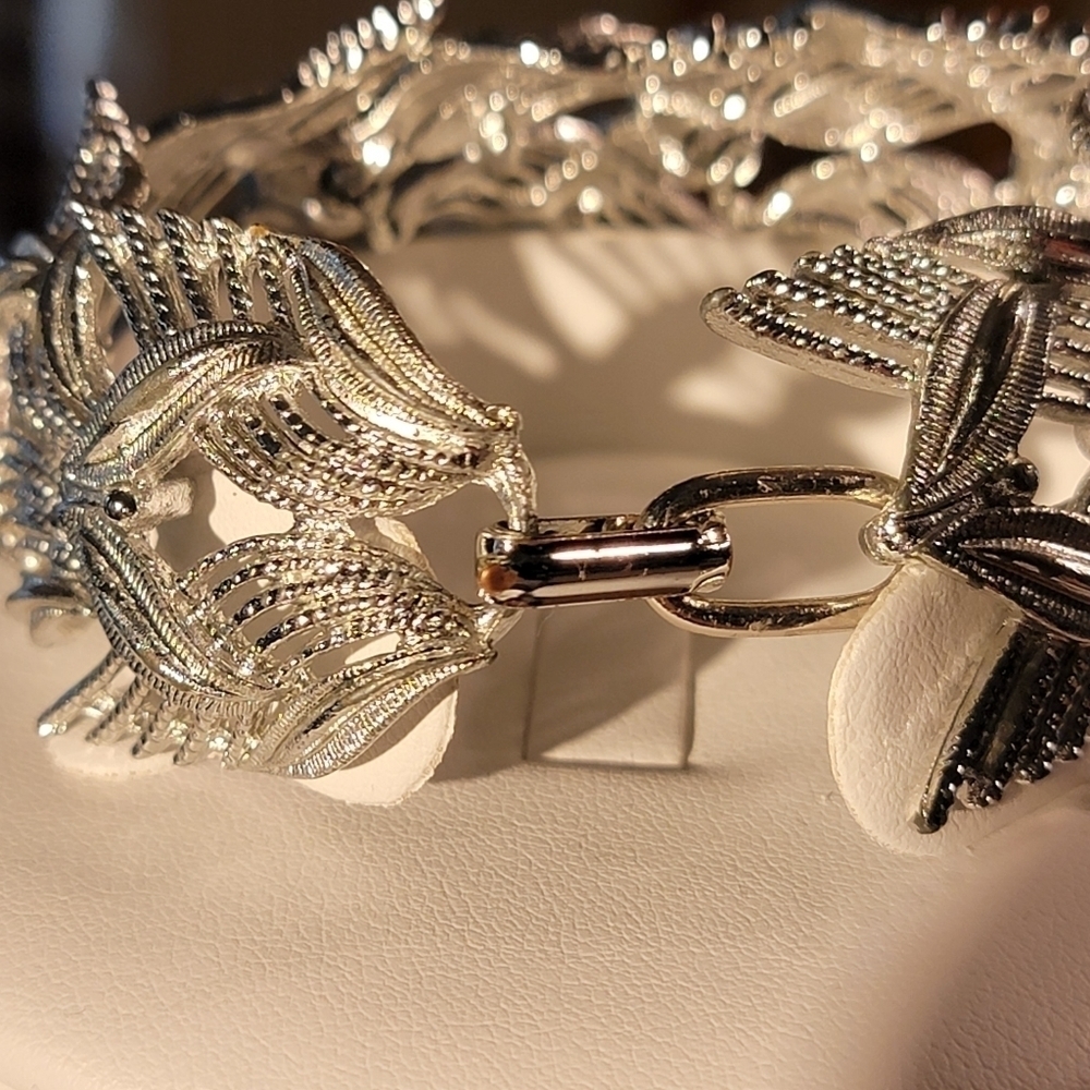Vintage Silvertone Pegasus Bracelet - Picture 3 of 3